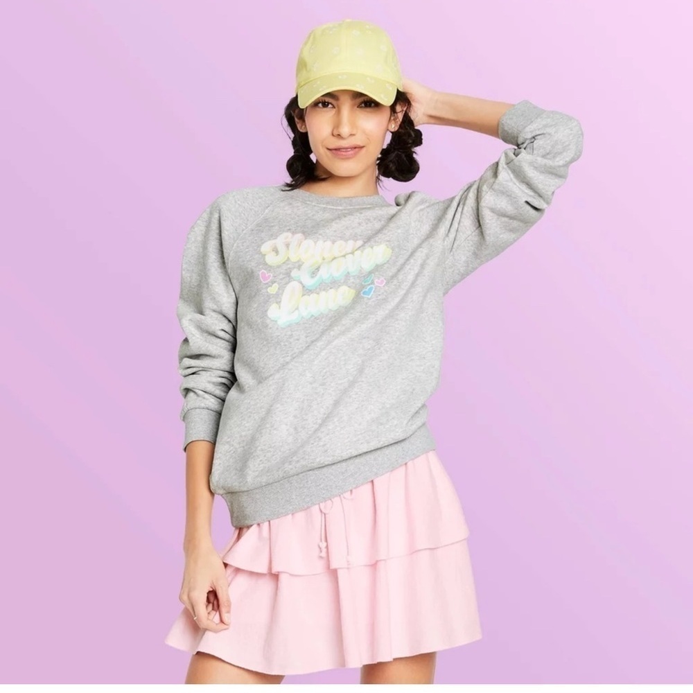 stoney clover crewneck - medium - pastels. B8